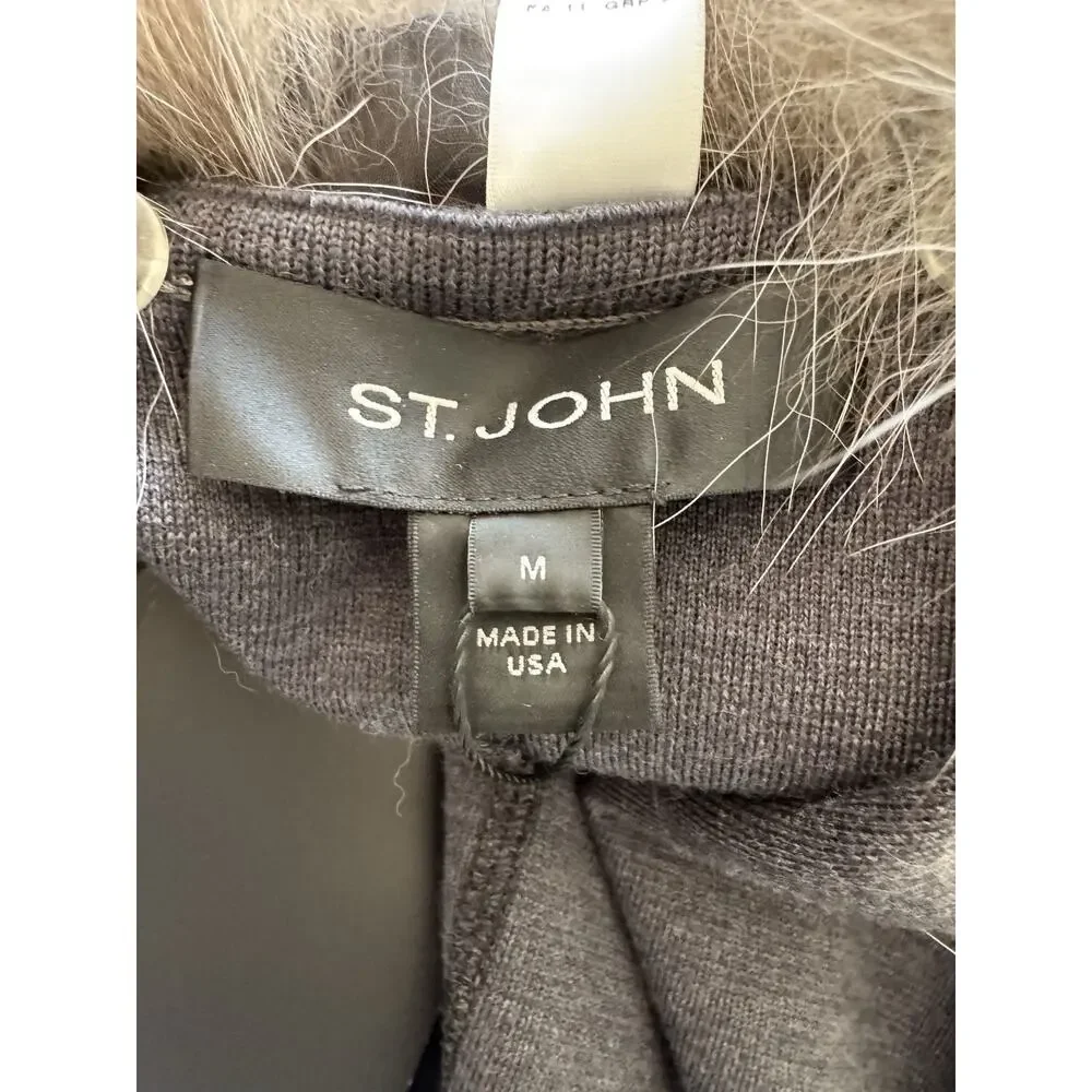 St. John poncho cape with fur collar size Medium NWT